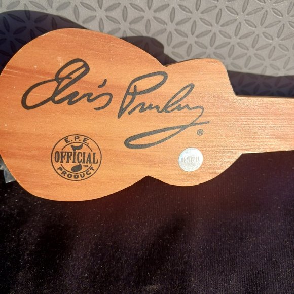 ELVIS PRESLEY PEN AND WOODEN PEN BOX HOLDER - Picture 3 of 11